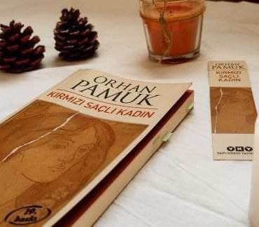 orhan pamuk kırmızı saçlı kadın