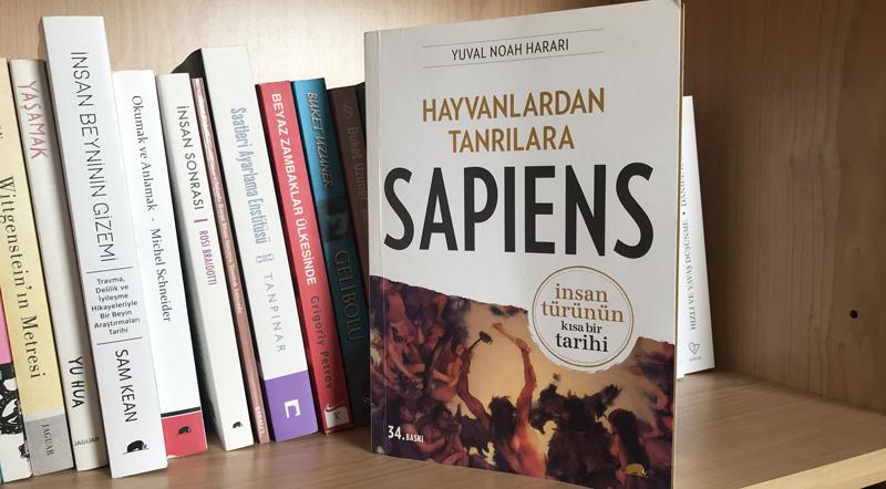 Yuval Noah Harari Sapiens on kapak