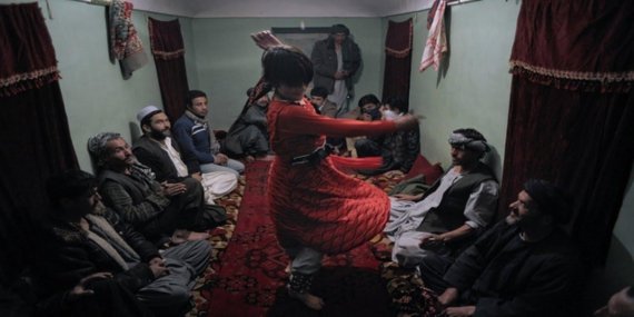 Kan Donduran Afgan Geleneği: Bacha Bazi