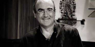 Sunay Akın Kimdir Hayatı ve Eserleri