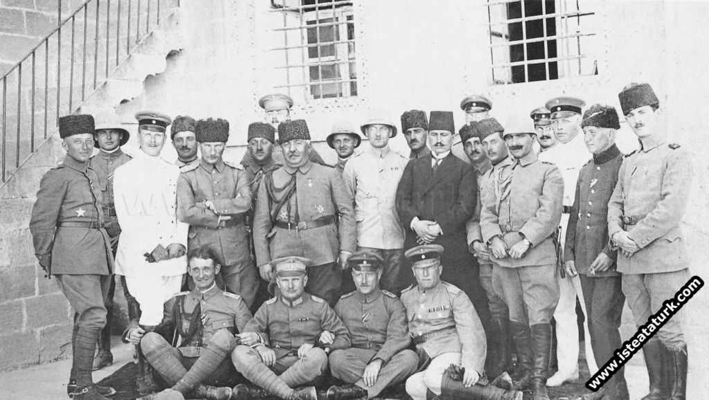 Yildirim Ordulari Grup Komutani Mustafa Kemal Pasa