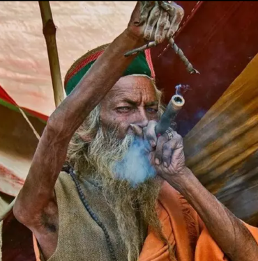 50 Yıl Boyunca Sağ Elini Havada Tutan Amar Bharati'nin Hikayesi 7 Amar Bharati'nin Hikayesi