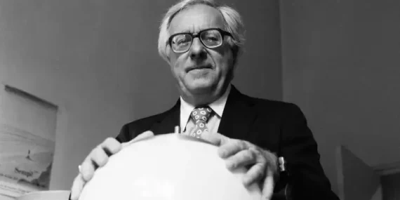 Fahrenheit 451 İncelemesi – Ray Bradbury